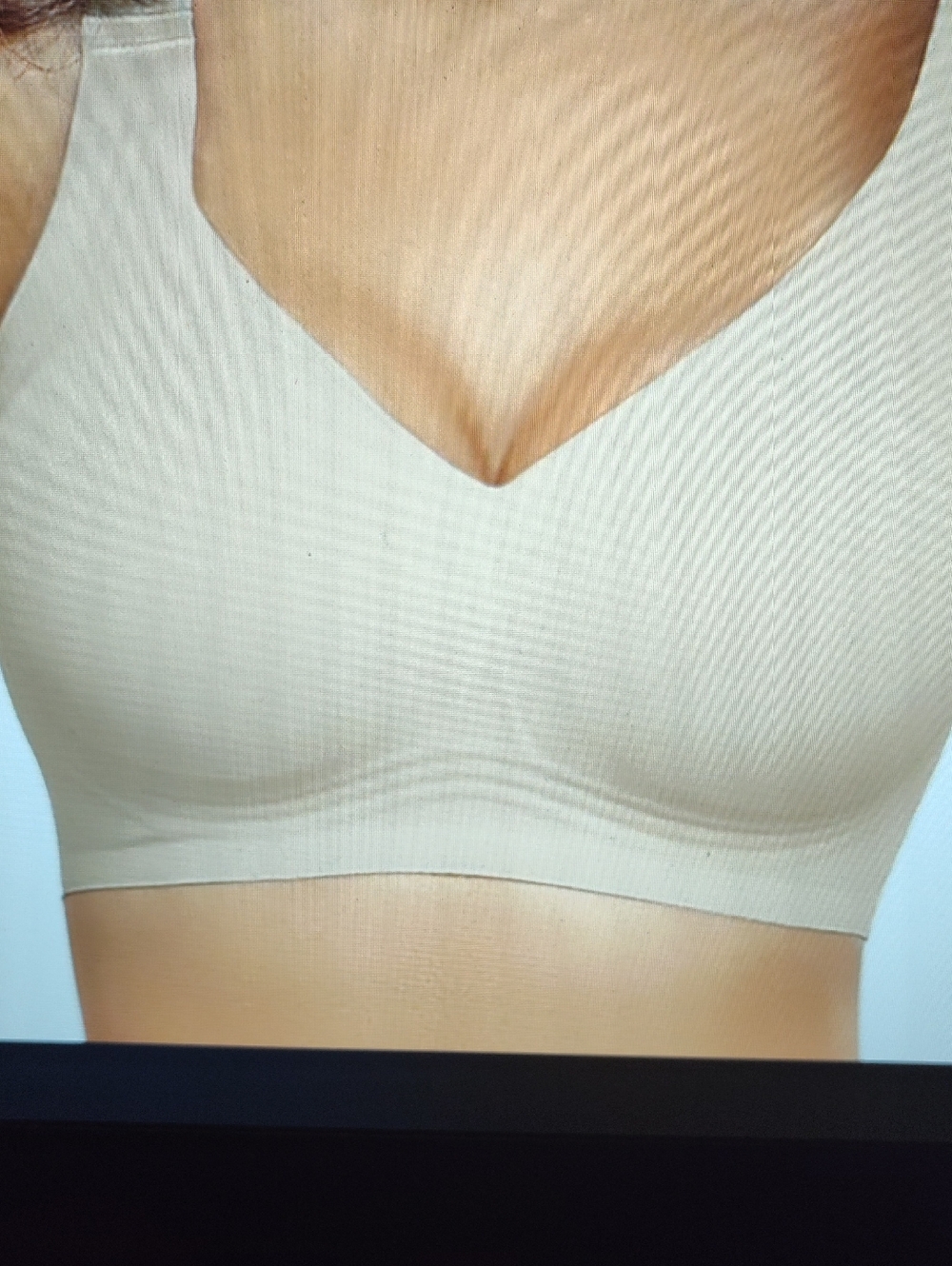 PoseFree Seamless V-Neck Wireless Seamless Bra Push Up in Nude